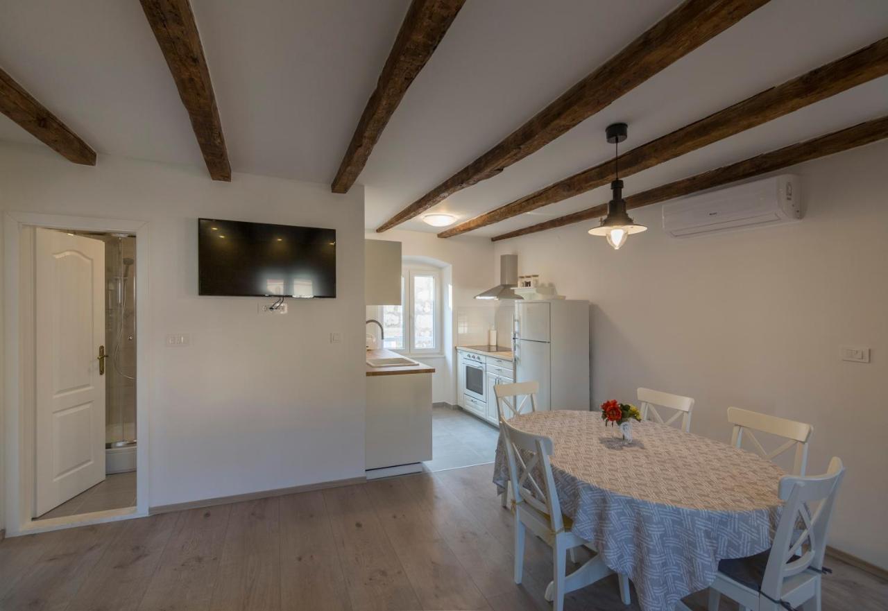Apartments Bepi Komiža Екстериор снимка