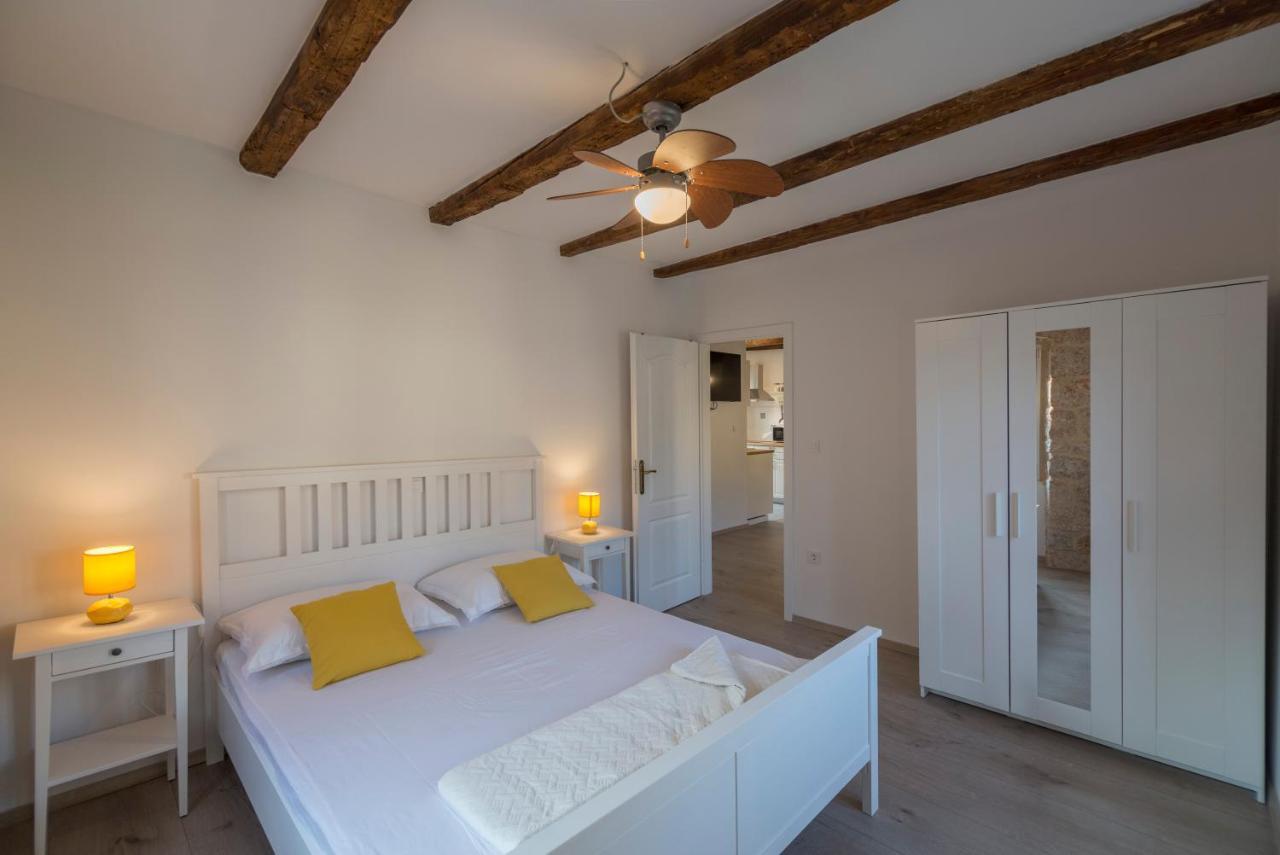 Apartments Bepi Komiža Екстериор снимка
