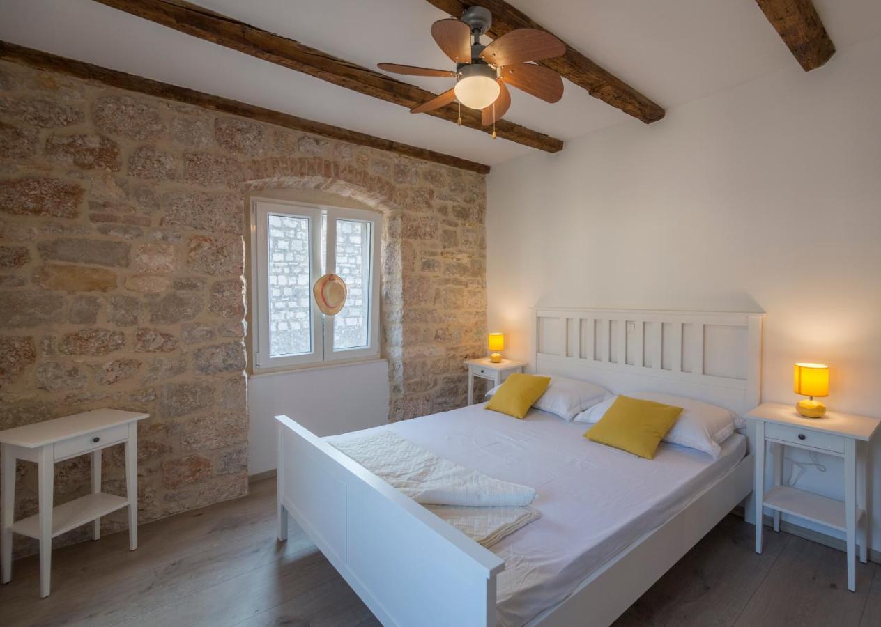 Apartments Bepi Komiža Екстериор снимка