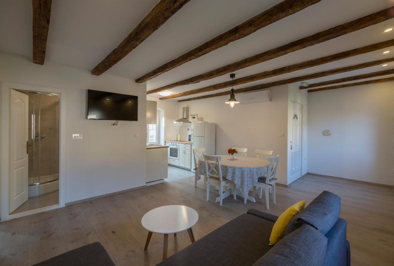 Apartments Bepi Komiža Екстериор снимка