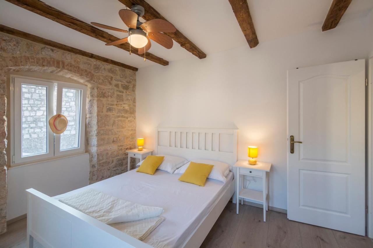 Apartments Bepi Komiža Екстериор снимка